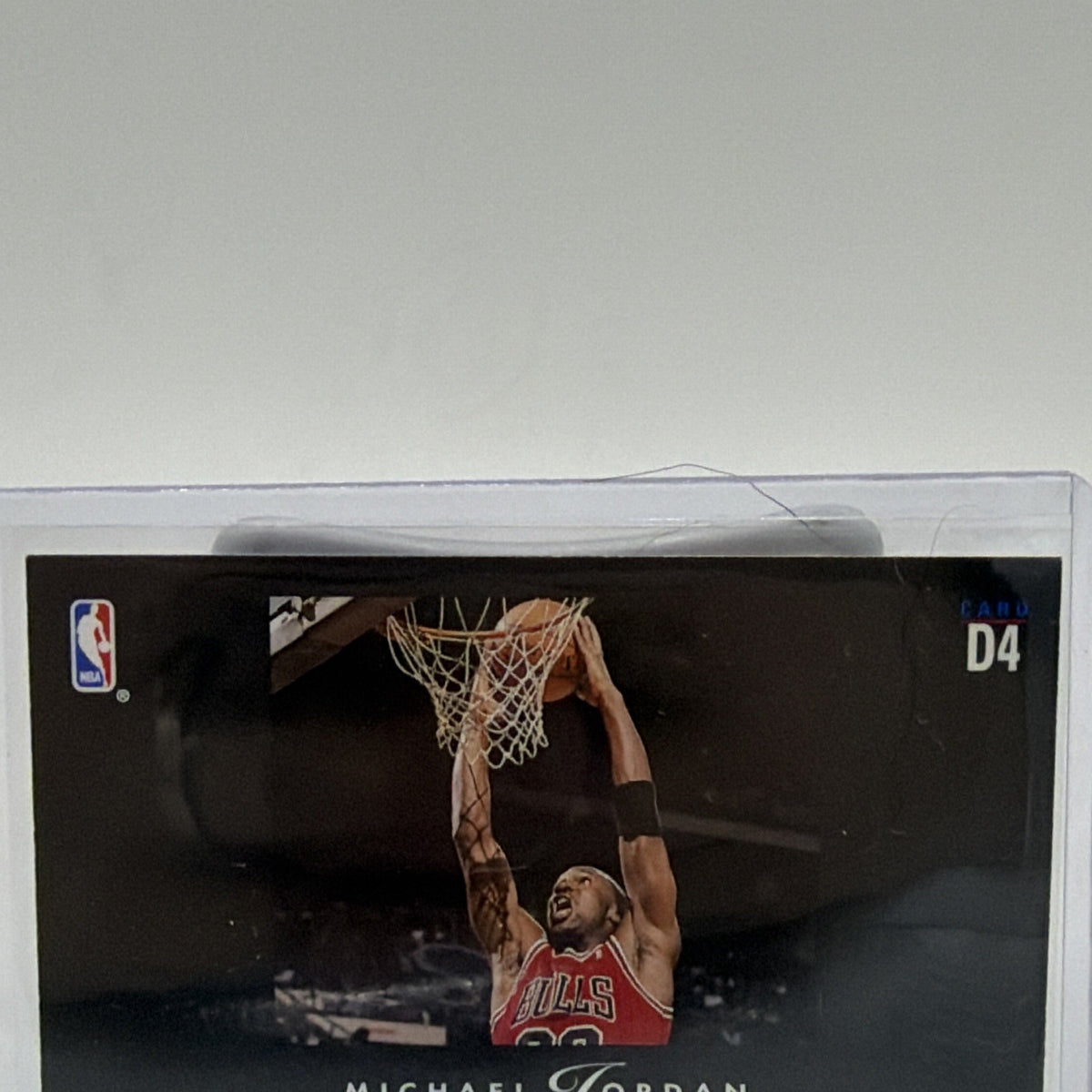Alternate view of the reverse of 1993–94 SkyBox Premium Michael Jordan Dynamic Dunks D4 card