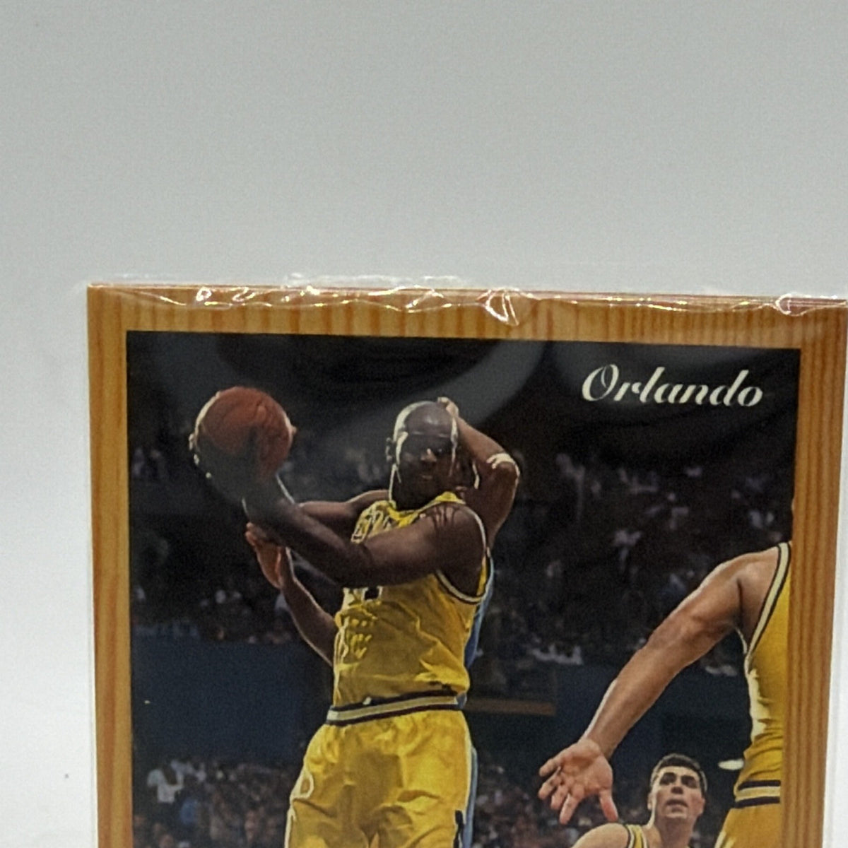 Alternate front photograph of Chris Webber woodgrain basketball card