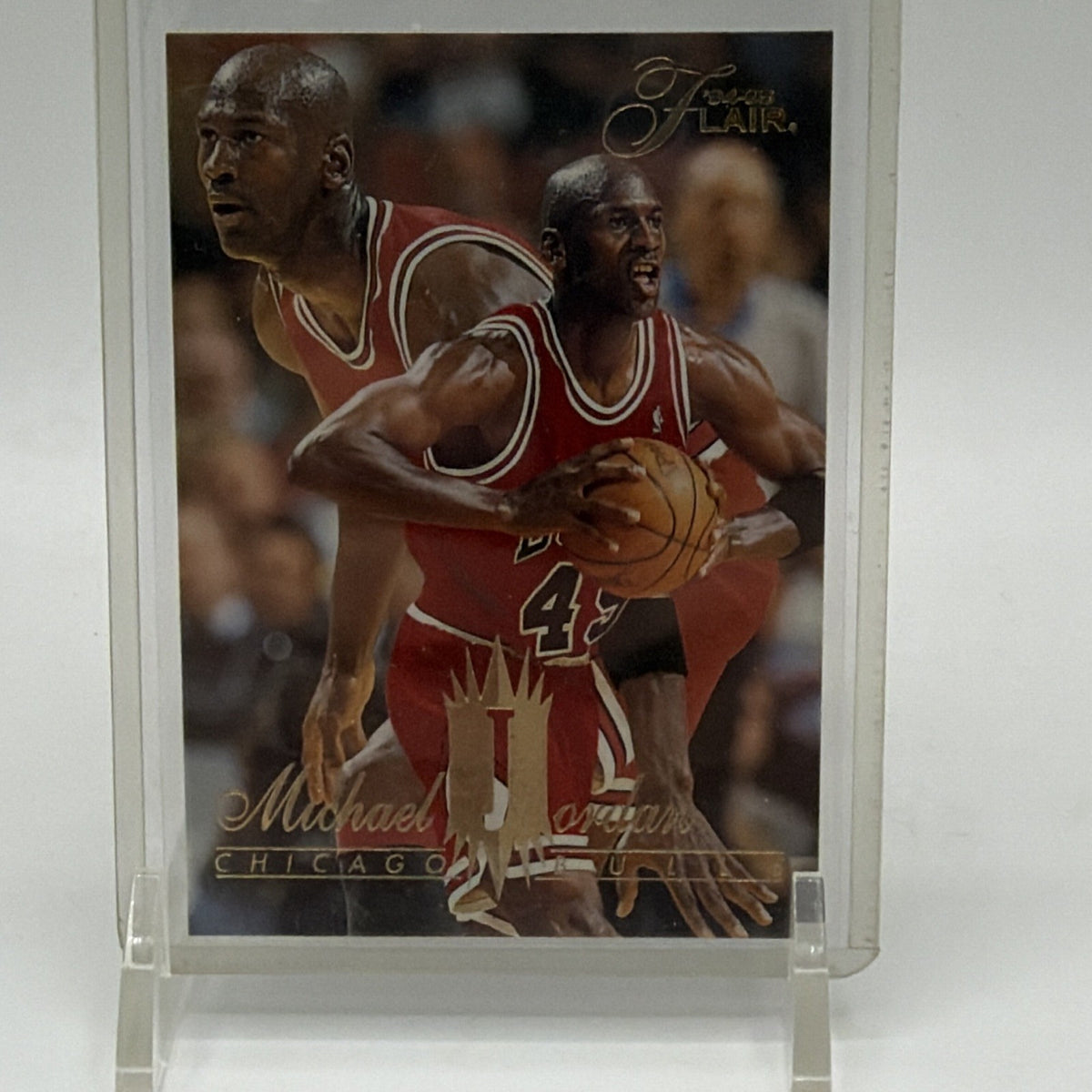 Front of 1994-95 Fleer Flair Michael Jordan #326 Chicago Bulls basketball card