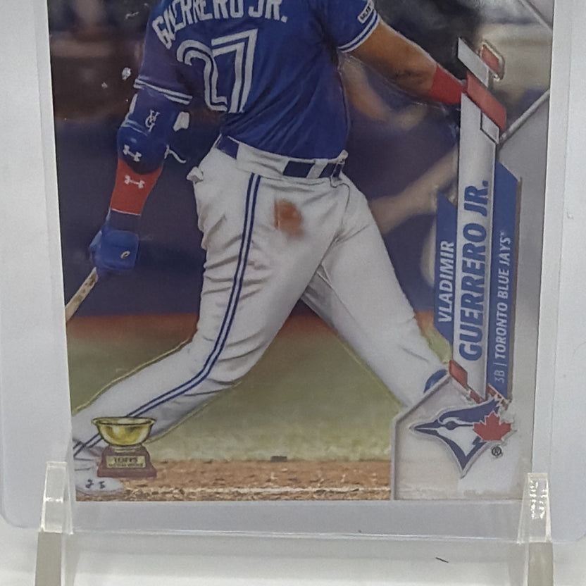 Close-up of lower front of Vladimir Guerrero Jr. #133 showing Rookie Cup emblem and player name