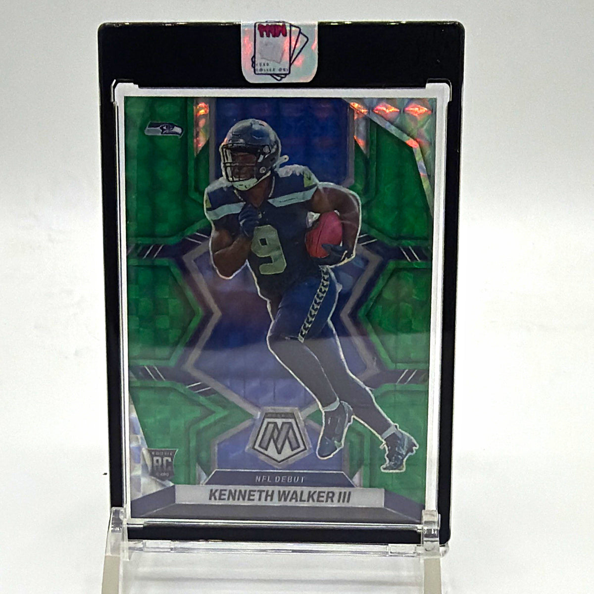 Front of 2022 Panini Mosaic Kenneth Walker III NFL Debut rookie #284 Green Mosaic Prizm