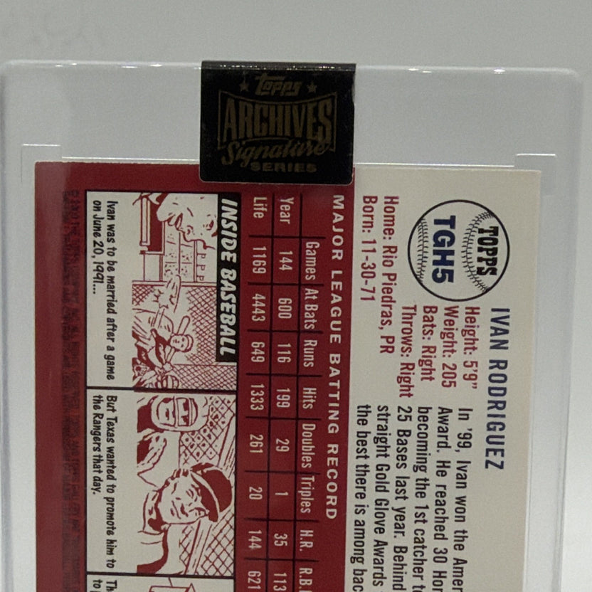 Close-up of player statistics and biography on reverse of Ivan Rodriguez baseball card