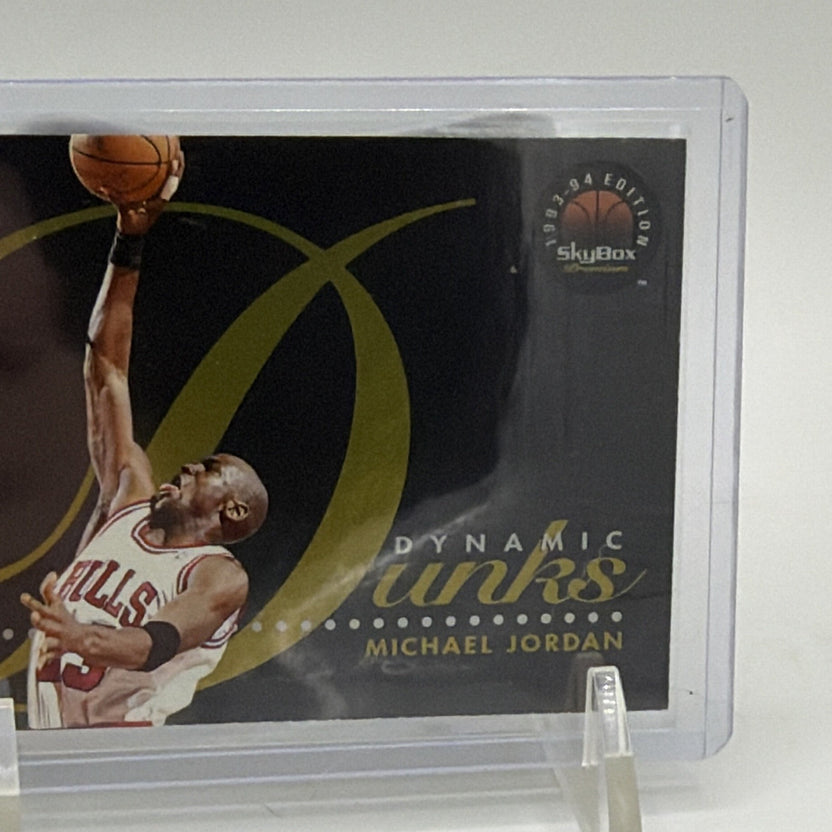SkyBox 1993-94 SkyBox Premium Dynamic Dunks Michael Jordan #D4 Bulls Insert