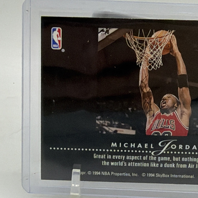 SkyBox 1993-94 SkyBox Premium Dynamic Dunks Michael Jordan #D4 Bulls Insert