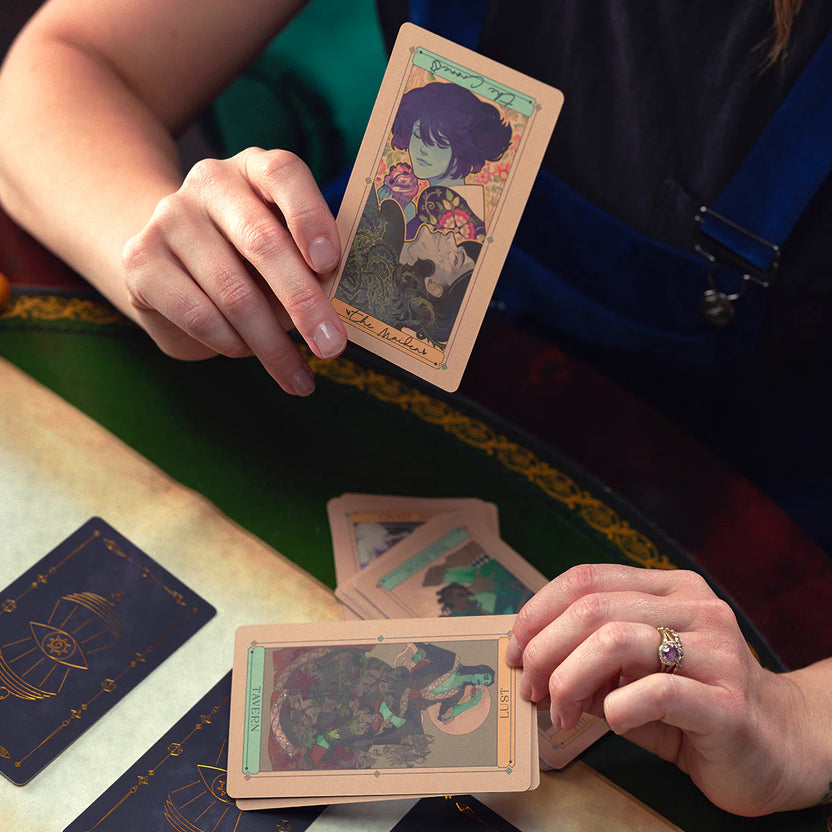 Mollymauk Tealeaf & Jester Lavorre – Oracle of the Moon Deck