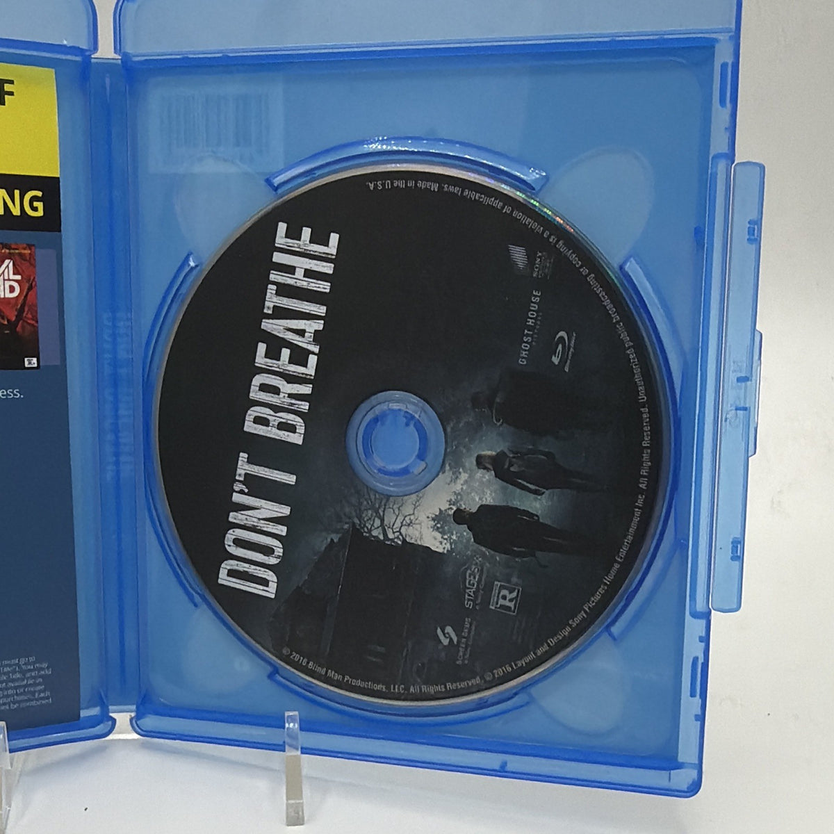 Open Don't Breathe Blu-ray case showing the included movie disc