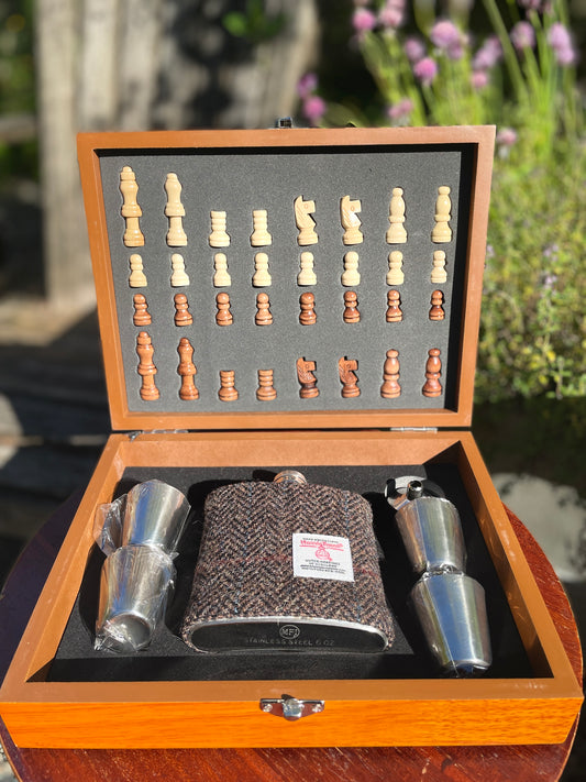 classic, wool, fathers day gift, traditional, chess, flask, wood box, picnic