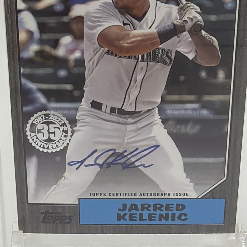 Close-up of Jarred Kelenic's blue autograph on Black parallel #87BA-JK numbered 111/199