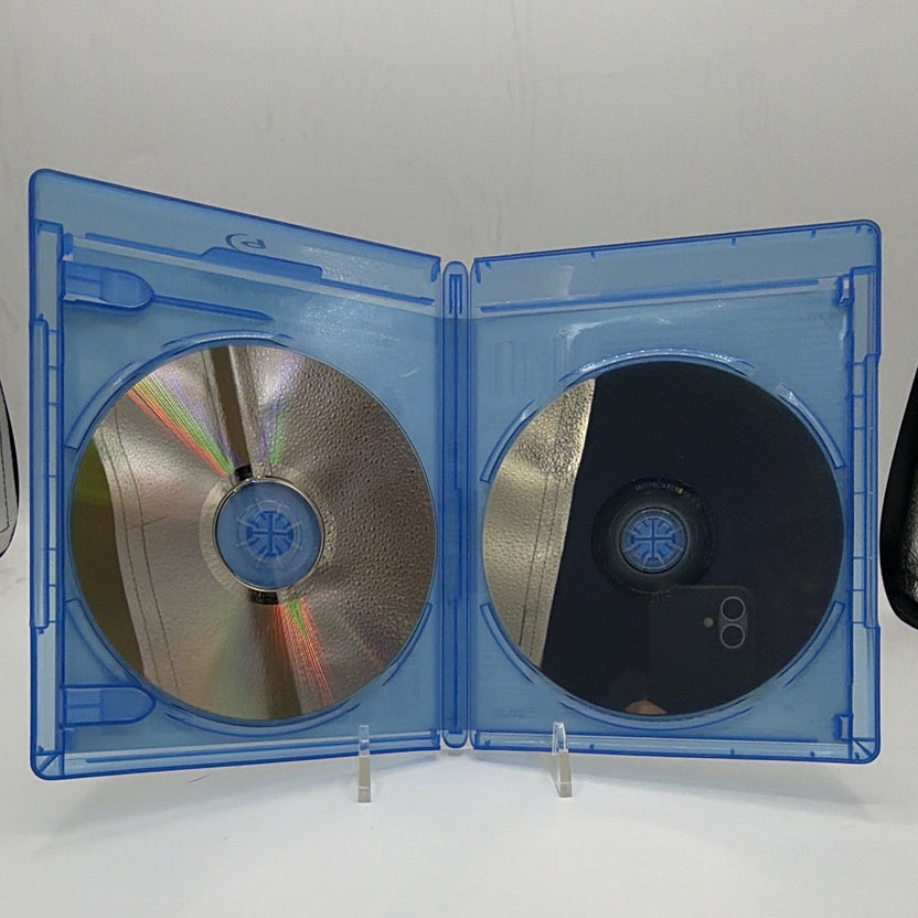 Open The Hateful Eight case showing the reflective sides of both included discs