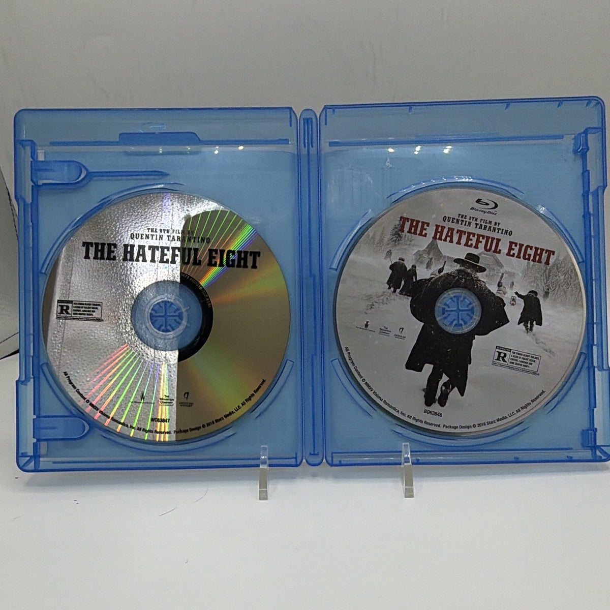 Open The Hateful Eight case showing both included physical discs