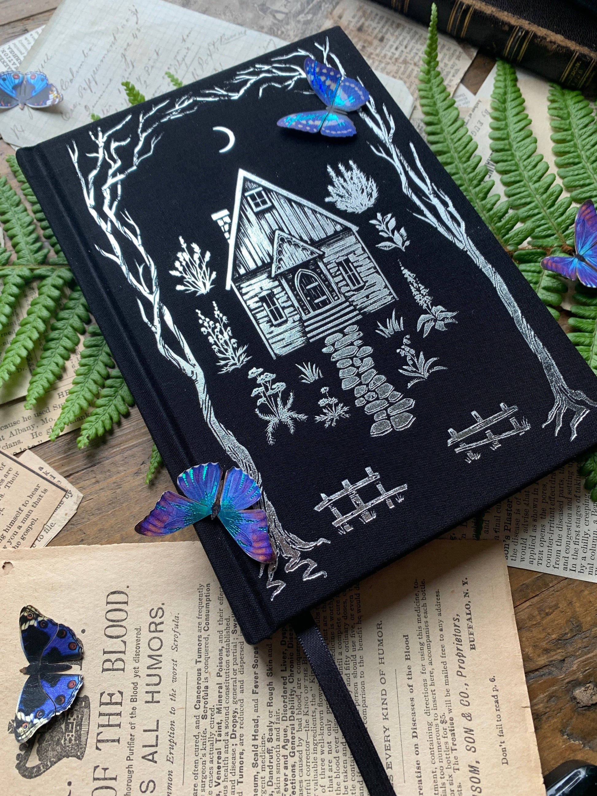 RPG journal B6 notebook, lined game journal, fantasy campaign notebook, DnD grimoire notebook, vegan RPG stationery, character lore journal, world-building notebook, elegant RPG notebook, 120gsm paper lined journal, black linen foil stamped notebook