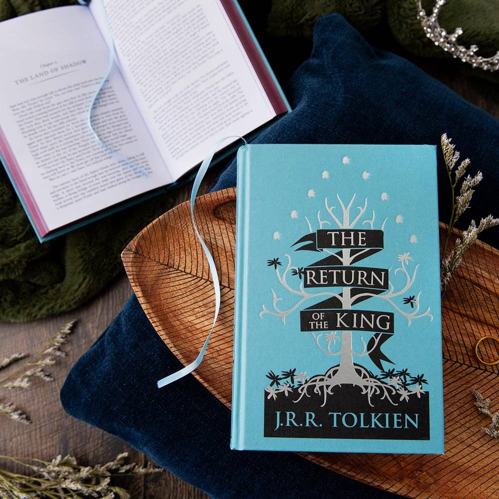 Return of the King collectors edition, JRR Tolkien special edition hardcover, Lord of the Rings collector series, Tolkien foil-stamped hardcover, stained edges Tolkien edition, Sam and Frodo Mordor journey, epic fantasy classic Tolkien, HarperCollins collector Tolkien, Rogue & Rye book collection, matching Tolkien hardcover set.