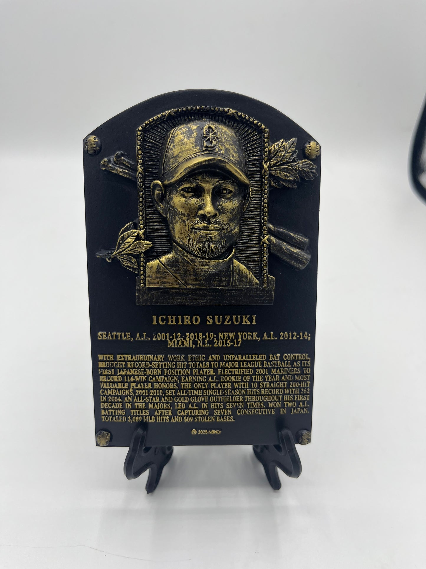 Ichiro Suzuki Hall of Fame 2025 replica plaque with a classic bronze-look finish, produced by BDA Sports for Seattle Mariners fans and collectors.