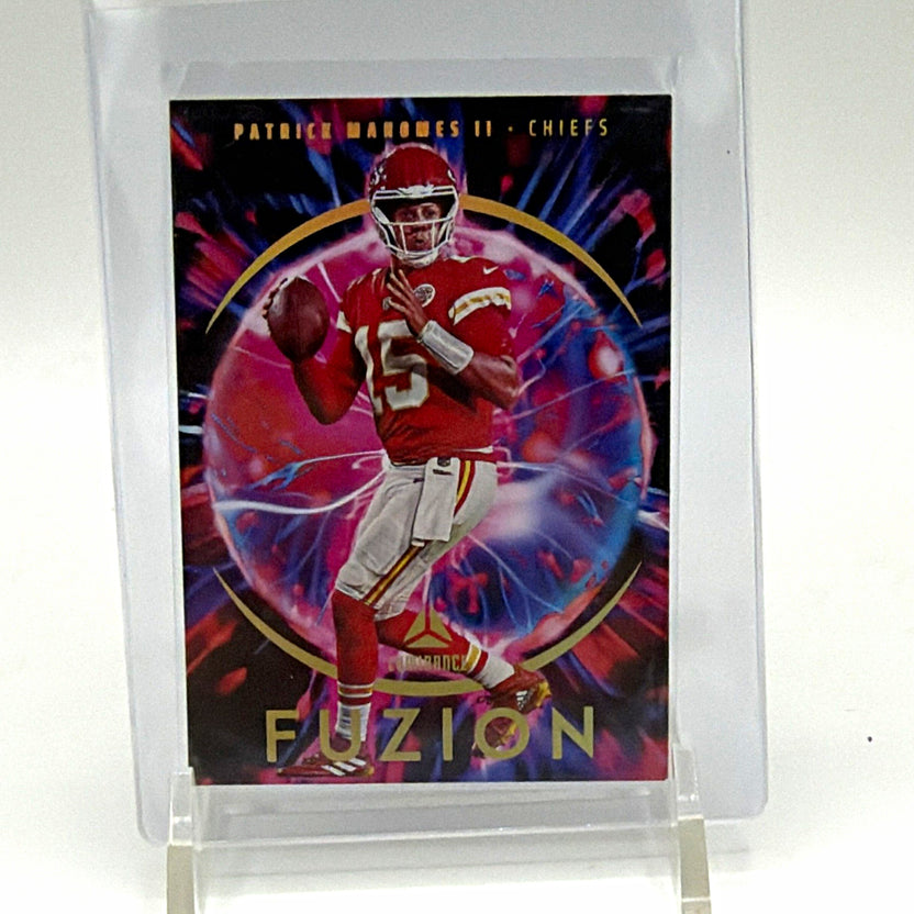 Panini 2023 Luminance Football Fuzion Insert Patrick Mahomes II #2 Chiefs