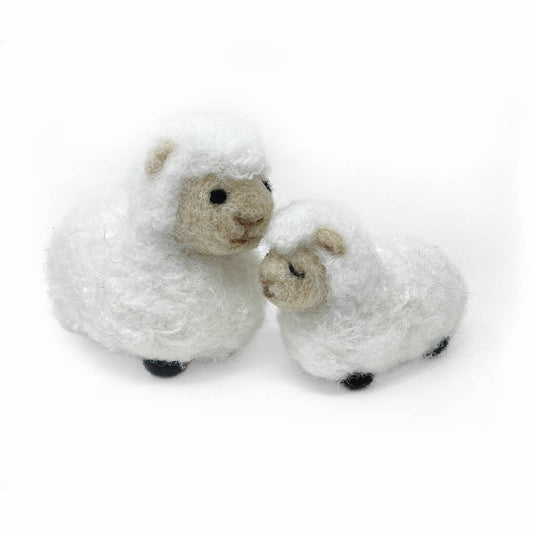 Sheep family needle felting kit, parent and baby sheep craft, beginner 3D felting kit, DIY wool animal project, Corriedale wool felting kit, The Crafty Kit Company Scotland, sustainable needle felting, sheep craft gift idea, handmade wool animals, relaxing needle felt project