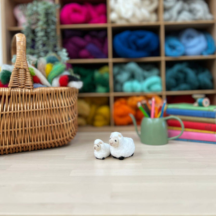 Sheep family needle felting kit, parent and baby sheep craft, beginner 3D felting kit, DIY wool animal project, Corriedale wool felting kit, The Crafty Kit Company Scotland, sustainable needle felting, sheep craft gift idea, handmade wool animals, relaxing needle felt project